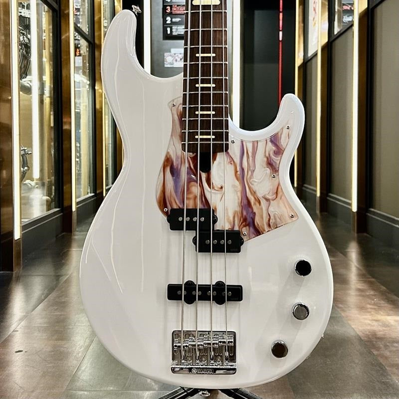 BBP34_(Shell_White)_w_Tokyo_Acryl_Pickguard_[Ikebe_50th_Anniversary_Special_Edition]_01