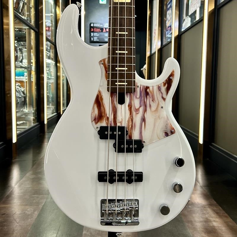BBP34_(Shell_White)_with_Tokyo_Acryl_Pickguard_[Ikebe_50th_Anniversary_Special_Edition]_[Eligible_for_YAMAHA_GUITAR_WINTER_CAMPAIGN_2025]_01