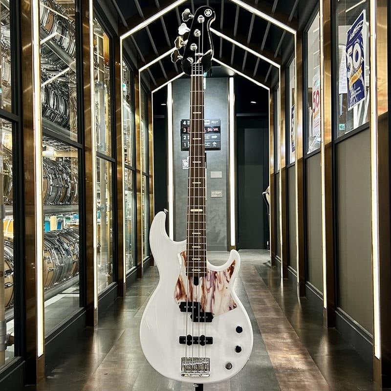 BBP34_(Shell_White)_with_Tokyo_Acryl_Pickguard_[Ikebe_50th_Anniversary_Special_Edition]_[Eligible_for_YAMAHA_GUITAR_WINTER_CAMPAIGN_2025]_02