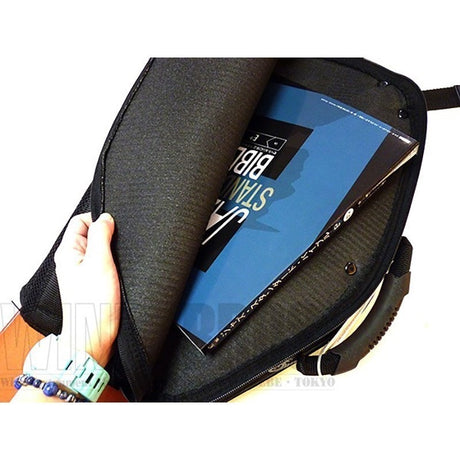 Baggs_EFAS_M-BLK_Metallic_Black_Fiber_Case_for_Alto_Saxophone_07