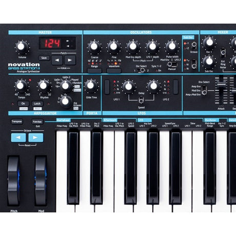 Bass_Station_II_[You_can_try_out_the_bass_on_our_dedicated_bass_floor!]_03