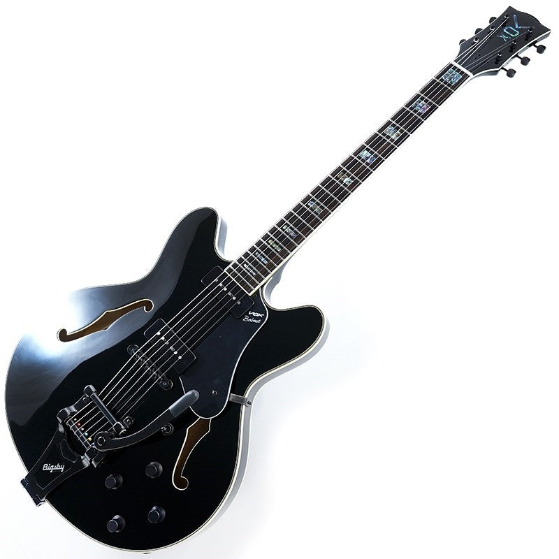 Bobcat_V90_with_Bigsby_(Jet_Black)_[Limited_Quantity_Special_Price]_02