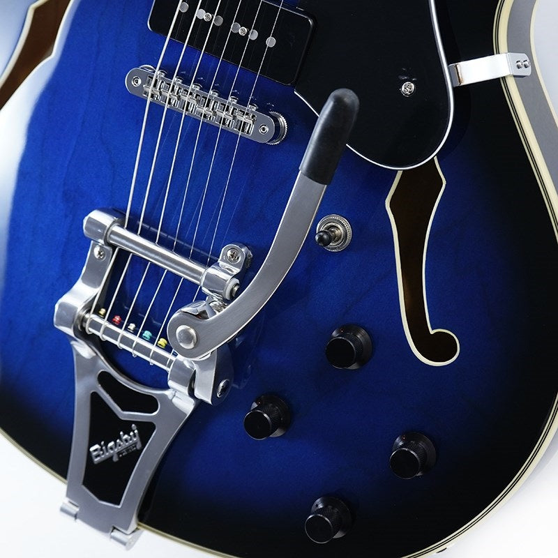 Bobcat_V90_with_Bigsby_(Sapphire_Blue)_[Limited_Quantity_Special_Price]_05