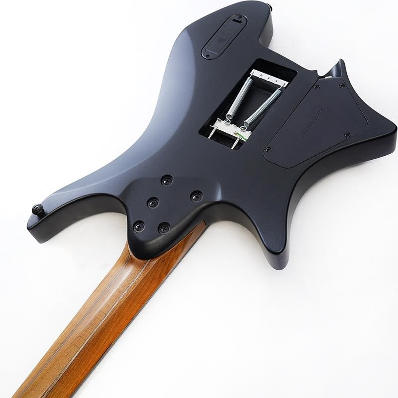 Boden_Metal_NX_7_Tremolo_(Black_Granite)_07