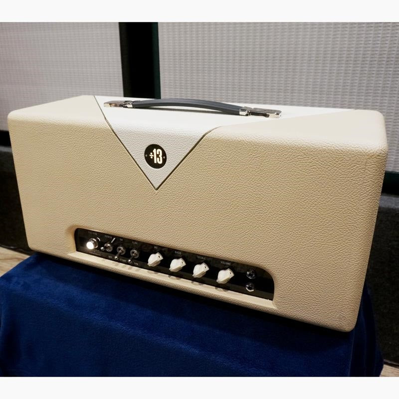 CCC9_15_Head_Vintage_Vanilla_Tolex_02