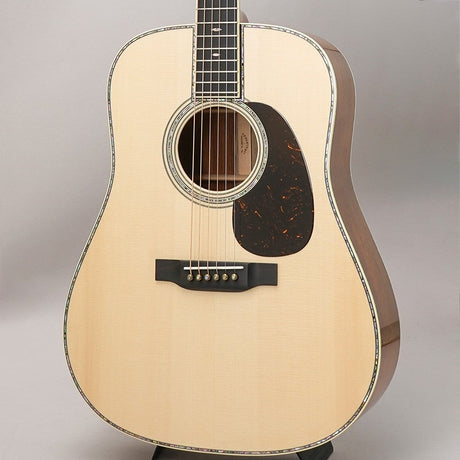 CTM_D-45_PROMO_GE_Style_Swiss_Spruce___Guatemalan_Rosewood___Hide_Glue_&_Thin_Finish_Martin_01