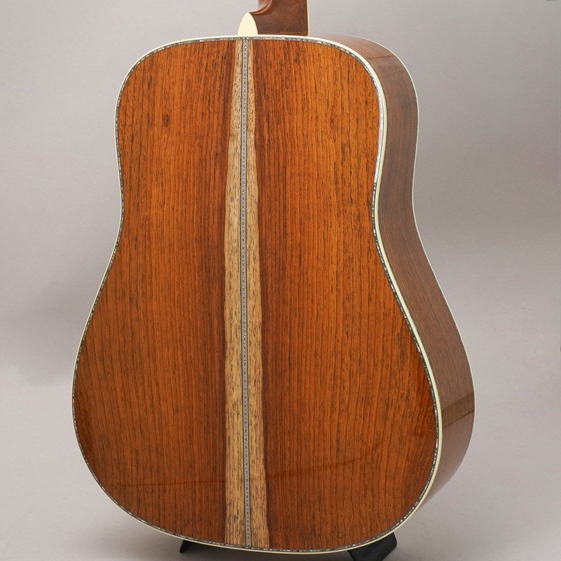 CTM_D-45_PROMO_GE_Style_Swiss_Spruce___Guatemalan_Rosewood___Hide_Glue_&_Thin_Finish_Martin_02