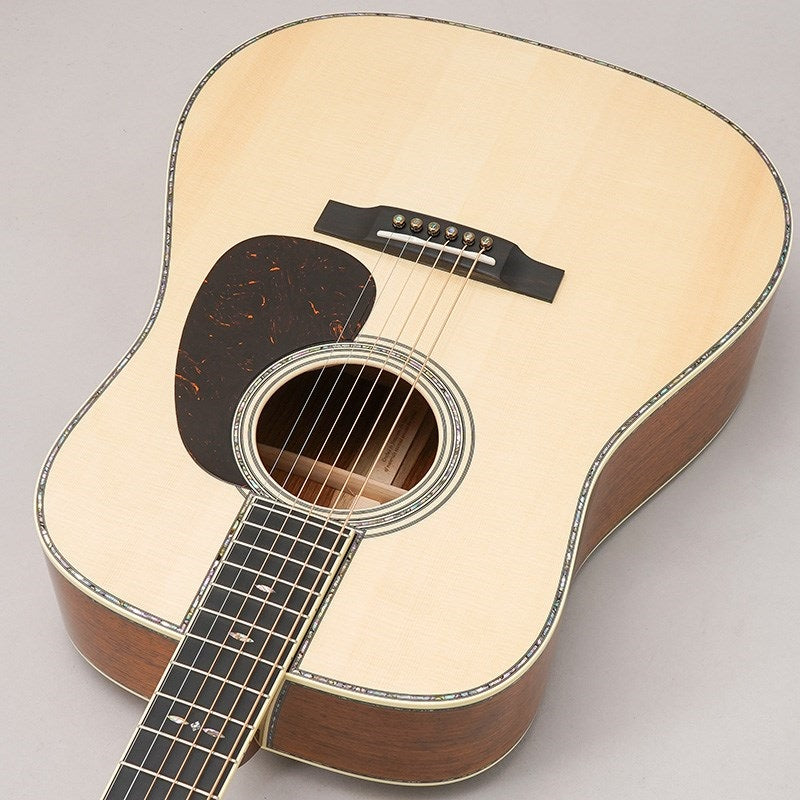 CTM_D-45_PROMO_GE_Style_Swiss_Spruce___Guatemalan_Rosewood___Hide_Glue_&_Thin_Finish_Martin_05