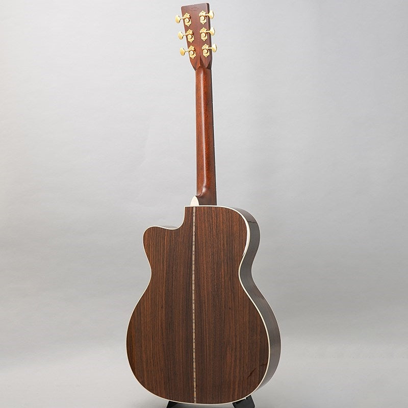 CTM_OMC-28_Italian_Alpine_Spruce_Top_#2760634_-Factory_Tour_Promotion_Custom-_Martin_04