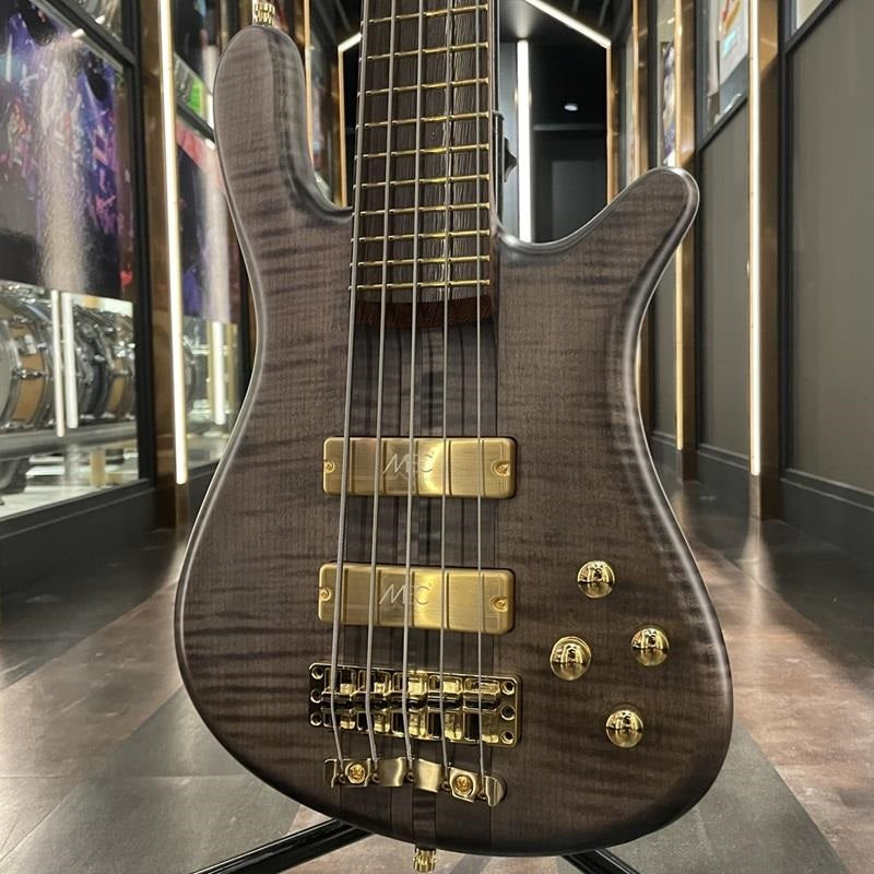 Custom_Shop_Streamer_Stage_I_5st_(Nirvana_Black_Transparent_Satin_Gold_Hardware)_01