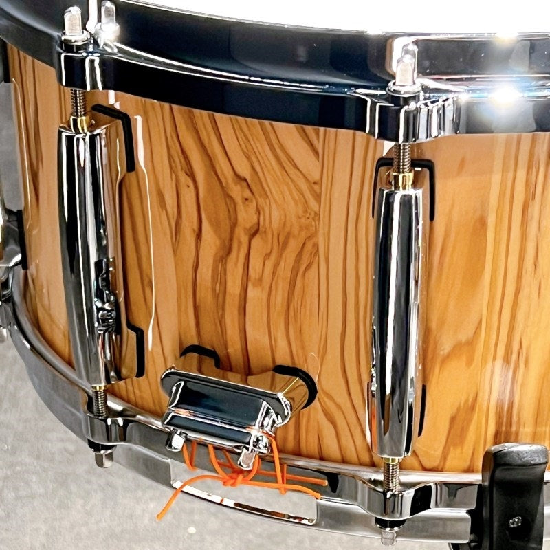 DAOL1465S_C_#206_[Artisan_Custom_Limited_~Shell_by_DrumArt~_Snare_Drums_14x6_5mm_Olive_Wood_Gloss_Natural_Olive]_[Die-cast_Custom_Model]_03