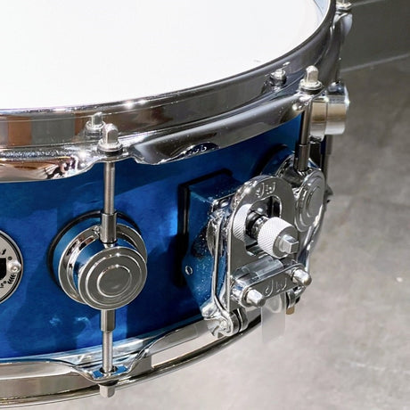 DRS00514SSC108_[Collector's_Pure_Maple_Snare_Drum_14×5___Satin_Azure]_02
