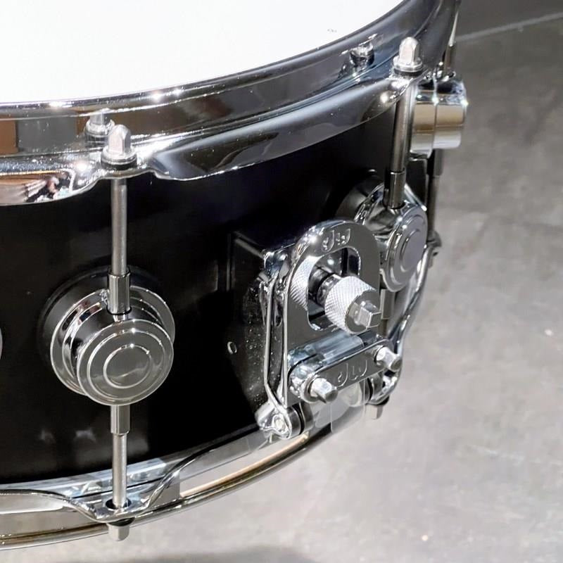 DRS05514SSC107_[Collector's_Pure_Maple_Snare_Drum_14x5_5___Satin_Ebony]_[In-Store_Display_Special_Price]_02