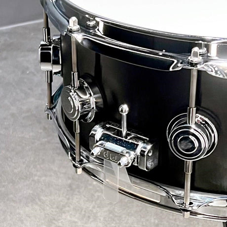 DRS05514SSC107_[Collector's_Pure_Maple_Snare_Drum_14x5_5___Satin_Ebony]_[In-Store_Display_Special_Price]_03