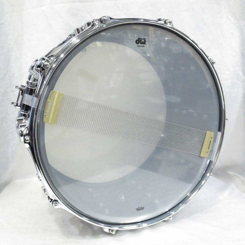 DRVD0814SVCBK_[Collector's_Satin_Black_Over_Brass_Snare_14×8]_07