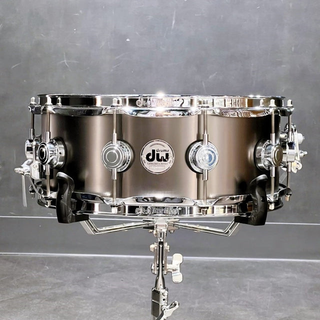 DRVD5514SVCBK_[Collector's_Satin_Black_over_Brass_Snare_14''x5_5'']_[Special_price_displayed_in_store]_01