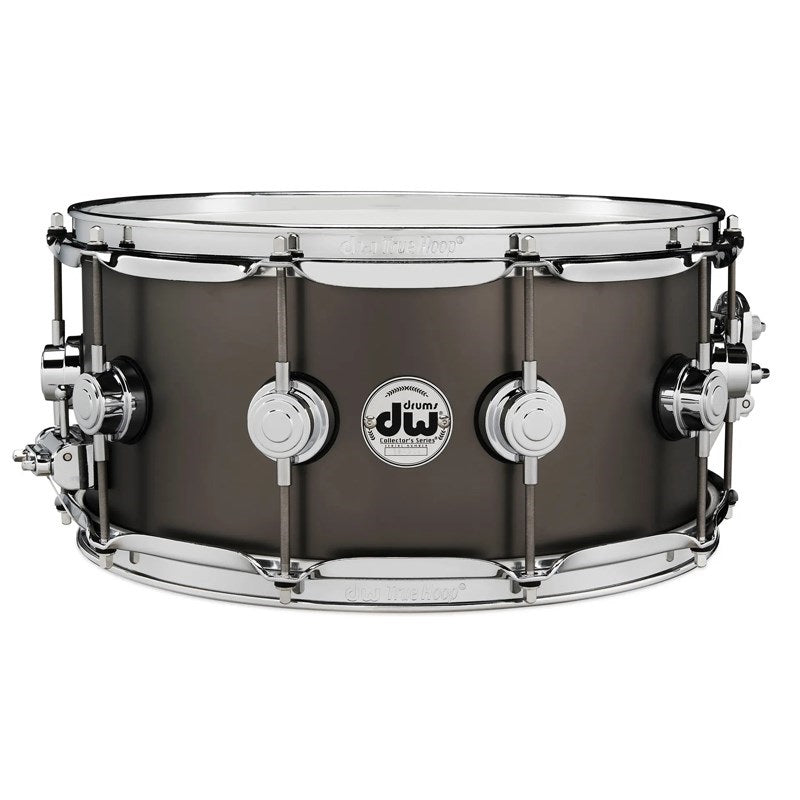 DRVD6514SVCBK_[Collector's_Satin_Black_over_Brass_Snare_14''x6_5'']_01