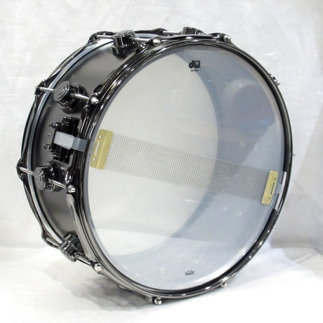 DRVD6514SVNBK_[Collector's_Satin_Black_Over_Brass_Snare_14×6_5___Black_Nickel_Hardware]_07