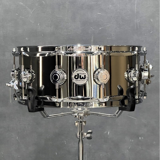 DRVK5514SVC_[Collector's_Metal_Snare___Nickel_Over_Brass_14×5_5]_01