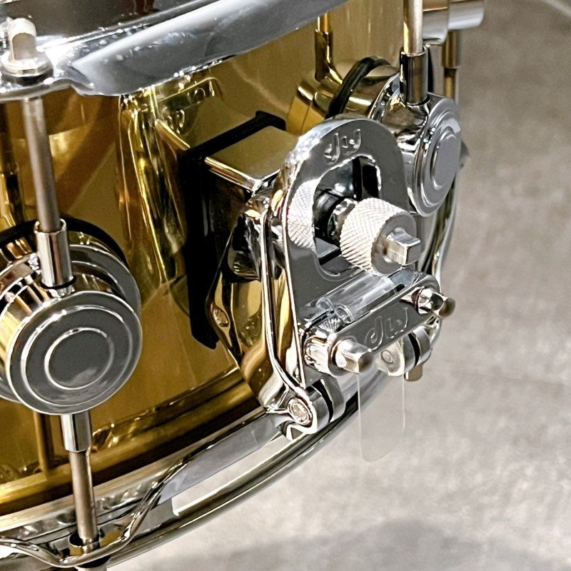 DRVN5514SPC_[Collector's_Series_Polished_Brass_Snare_Drum_14×5_5]_02