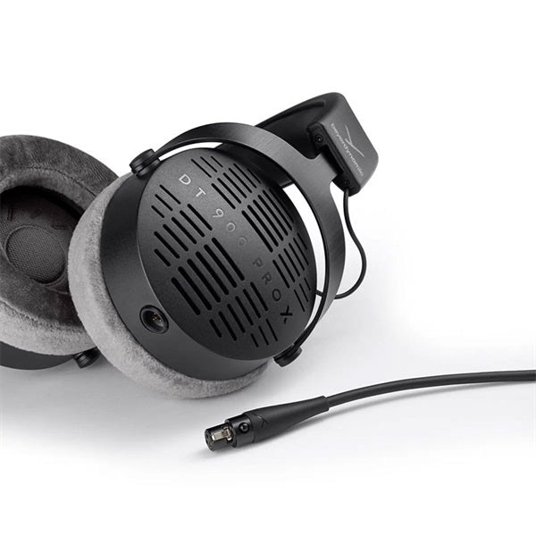 DT_900_PRO_X_(Open-back_Studio_Headphones)_04