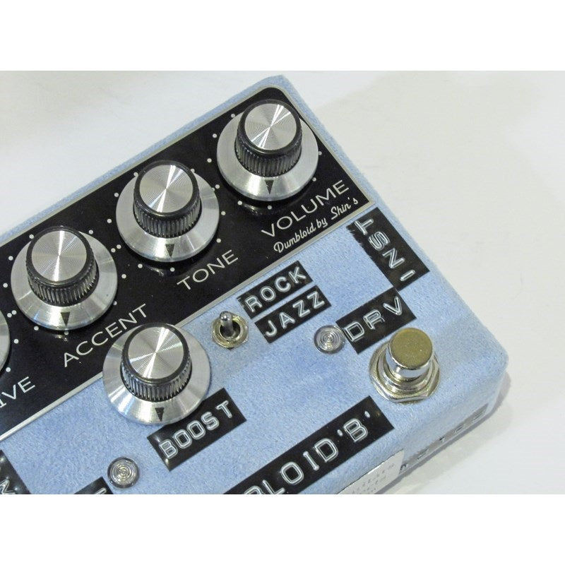 DUMBLOID_B_Boost_Special_SkyBlue_Suede_w_Black_Panel_03