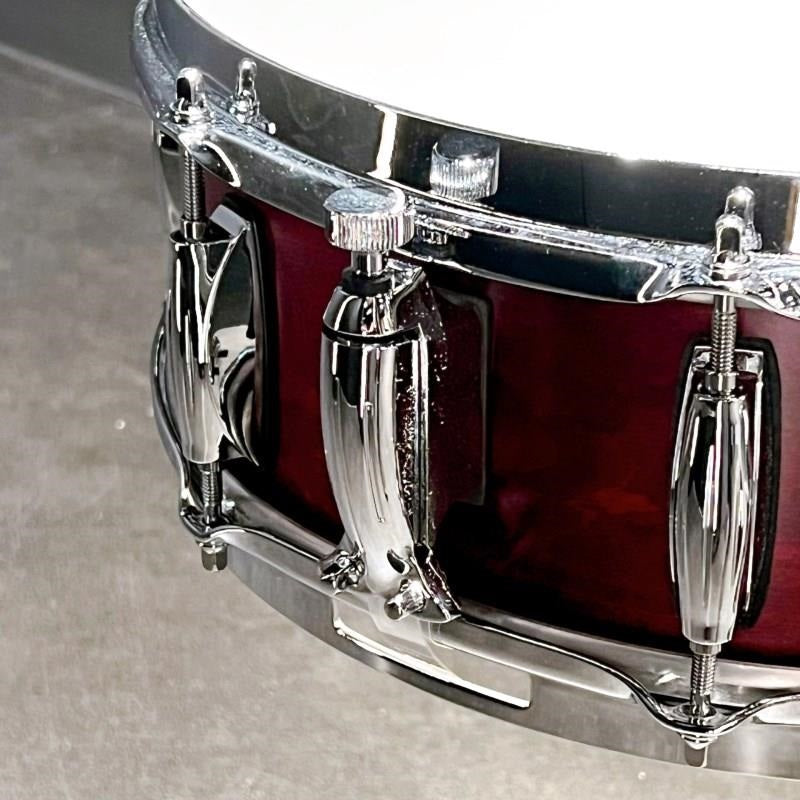 GBSL-0514S8CL_CRO_[Brooklyn_Snare_Drum_14x5_-_Satin_Cherry_Red]_[In-Store_Display_Special_Price]_03