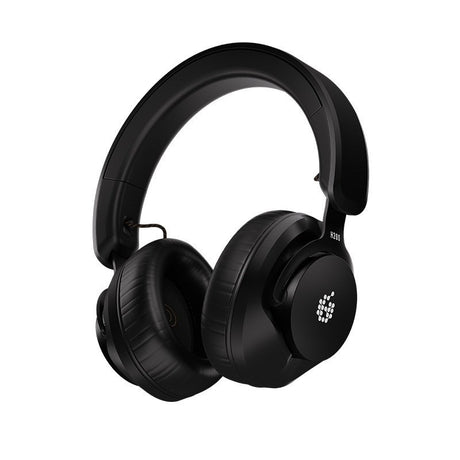 H200_(Adam)_(closed_headphones)_01