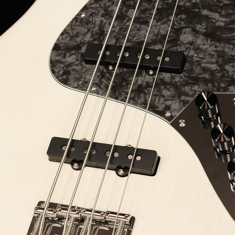 Hermes_Series_M70-4_(Trans_White)_03