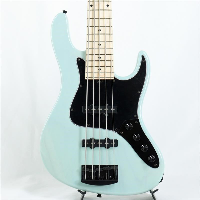 Hermes_Series_MV5_LE_(Trans_Sonic_Blue)_01