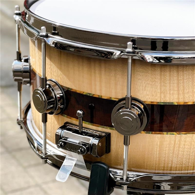 [Ikebe_Musical_Instrument_Store_50th_Anniversary_Special_Model]_DR366514SSN-DC3_[Collector's_Pure_Maple_''333''_Shell_14x6_5___Quick_Candy_Black_Burst_over_Italian_Sycamore_Exotic_Veneer_-_Ziricote_Inlay_with_Gold_Leaf_Pinstripes]_03