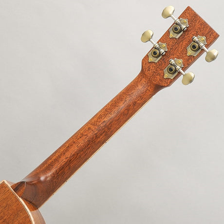 Le_mini_Koa_(Soprano_Longneck_Ukulele)_El_Lucia_11