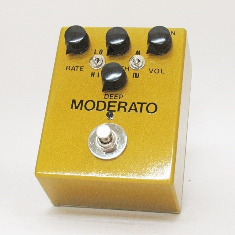 MODERATO_01