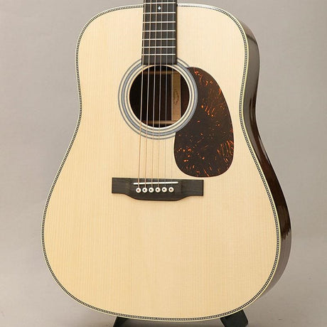 Martin_CTM_HD-28_Authentic_1941_Feature_Premium_Adironcak_Spruce___Premium_Madagascar_Rosewood_-Factory_Wood_Selection_Custom_Model-_01