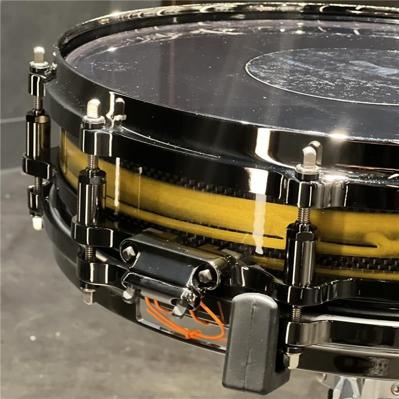 Masterworks_Snare_Drum_14x3_5_Free_Floating_-_Gold_Swirl_on_Black_Carbon_[Ikebe_Musical_Instruments_50th_Anniversary_Model]_03