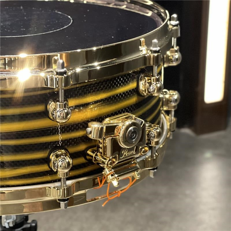 Masterworks_Snare_Drum_14x5_5_-_Gold_Swirl_on_Black_Carbon_[Ikebe_Musical_Instruments_50th_Anniversary_Model]_02
