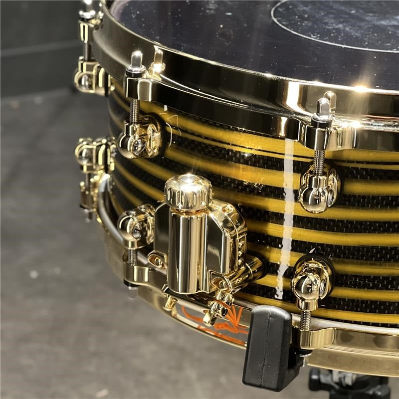 Masterworks_Snare_Drum_14x5_5_-_Gold_Swirl_on_Black_Carbon_[Ikebe_Musical_Instruments_50th_Anniversary_Model]_03