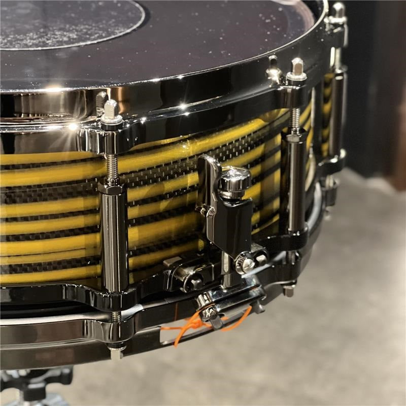 Masterworks_Snare_Drum_14x5_Free_Floating_-_Gold_Swirl_on_Black_Carbon_[Ikebe_Musical_Instruments_50th_Anniversary_Model]_02
