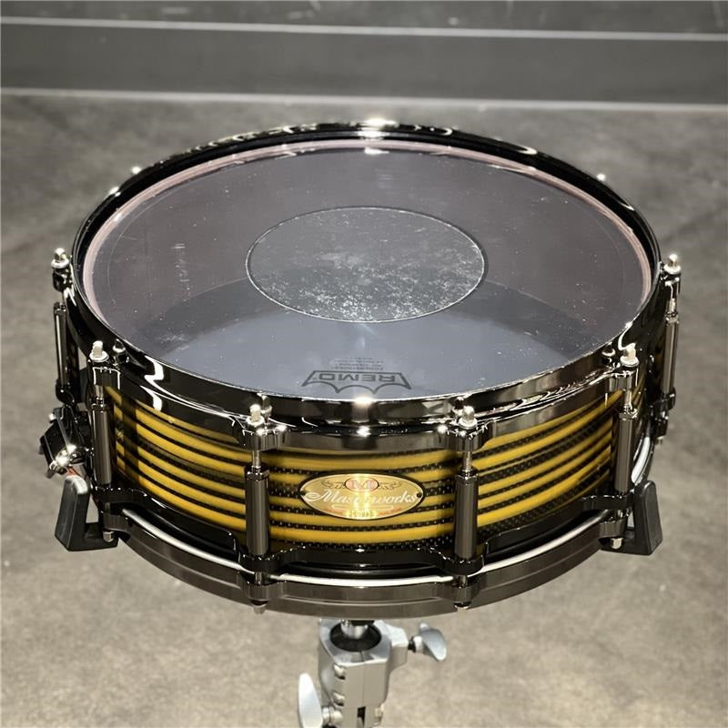 Masterworks_Snare_Drum_14x5_Free_Floating_-_Gold_Swirl_on_Black_Carbon_[Ikebe_Musical_Instruments_50th_Anniversary_Model]_04