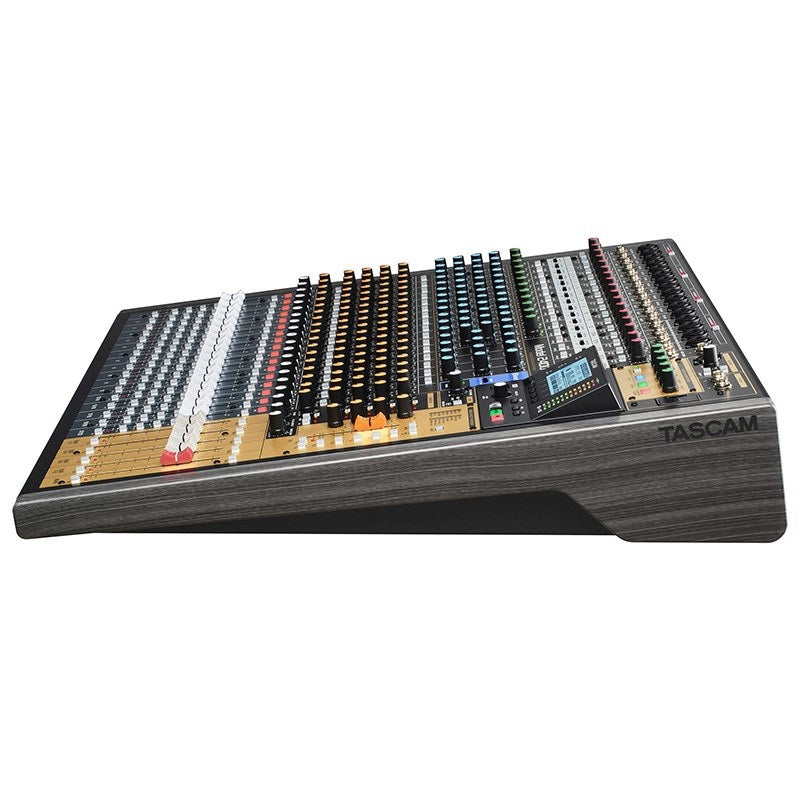 Model_2400_(24-channel_multi-track_recording_mixer_USB_audio_interface)_05