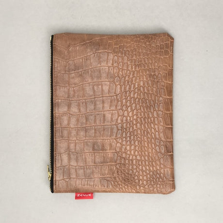 NAZCA_LEATHER_POUCH_[Brown_Crocodile]_01