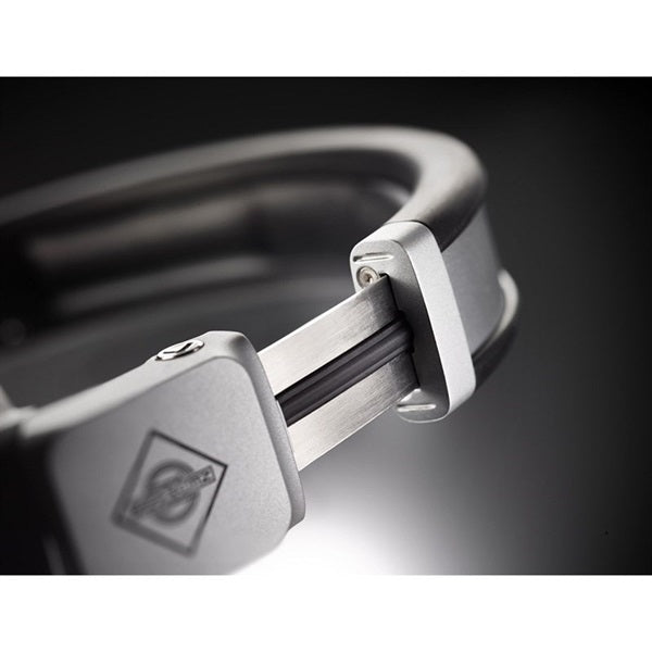 NDH_20_(Domestic_Genuine_Product)_(Neumann_Headphones)_(Closed)_06