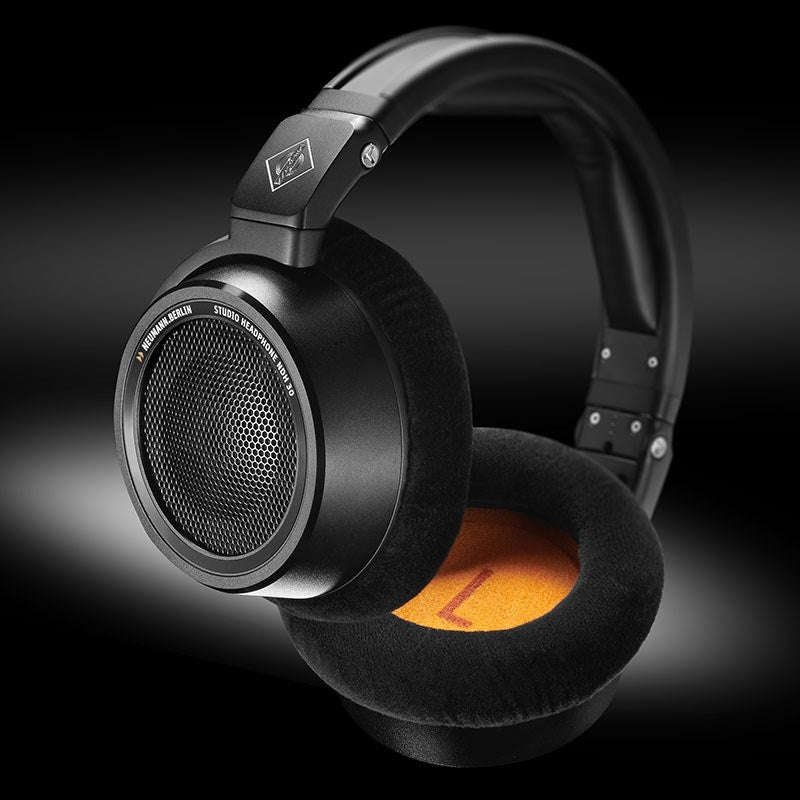 NDH_30_Black_Edition_(Official_Japanese_Product)_(Neumann_Headphones)_(Open)_09