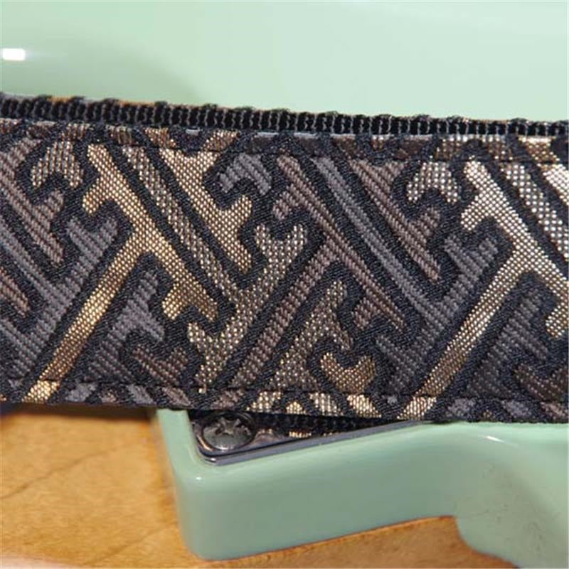 Nishijin-woven_guitar_strap_DGS-NKS60，_Saaya_pattern，_gold_gray_03