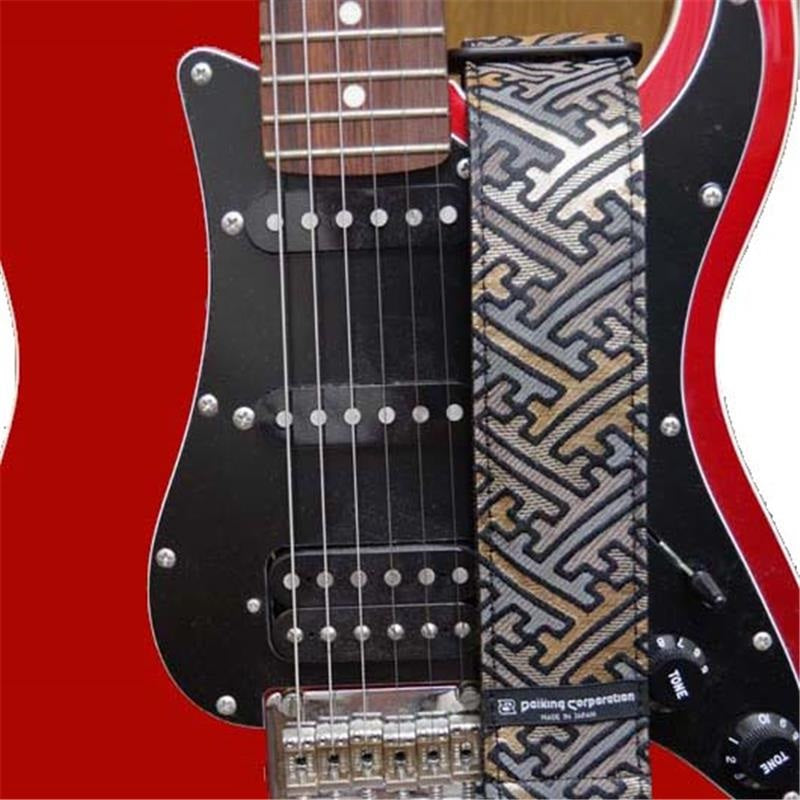 Nishijin-woven_guitar_strap_DGS-NKS60，_Saaya_pattern，_gold_gray_04