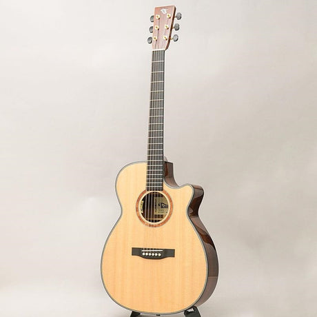 OM-C_R_w_Carlos_VIP-OEM_Tears_03