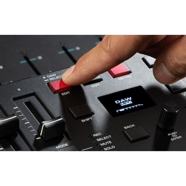 Oxygen_Pro_61_(M-Audio)_(USB_MIDI_Controller)_(61_Keys)_05