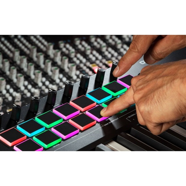 Oxygen_Pro_61_(M-Audio)_(USB_MIDI_Controller)_(61_Keys)_07