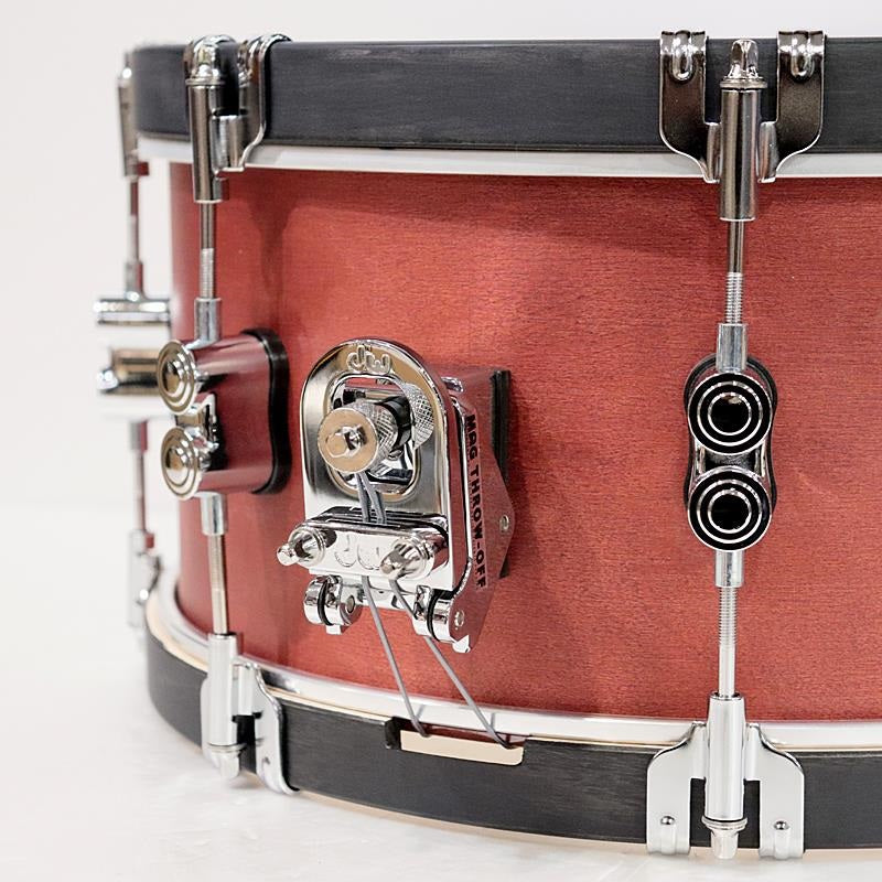 PDCC6514SSOE_[Concept_Classic_Snare_Drum_14''×6_5''_-_Oxblood_Stain_w_Ebony_Hoops]_[Limited_Quantity_Special_Price]_03