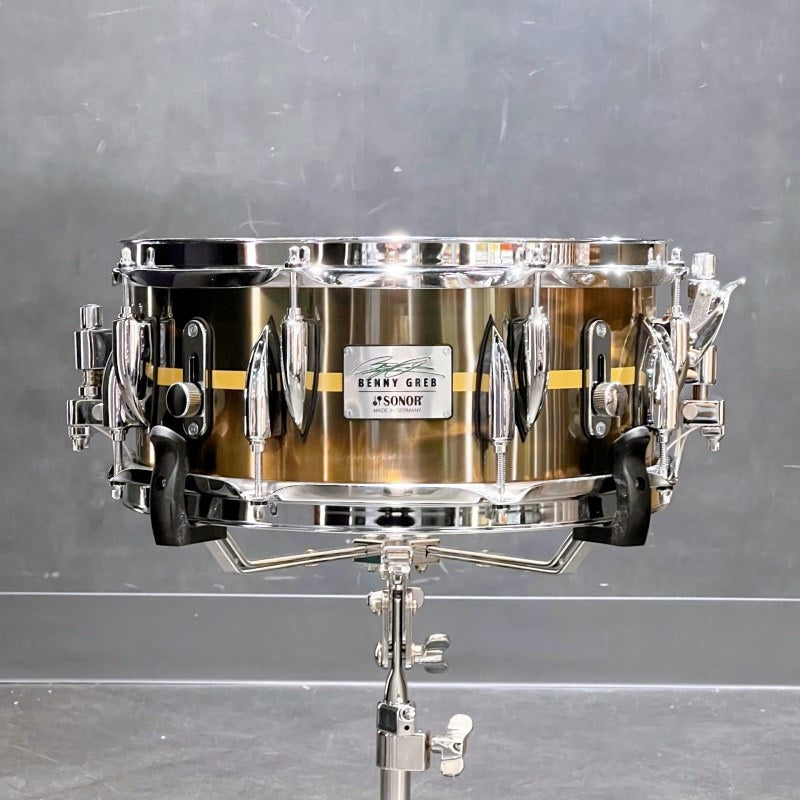 [Price_Reduced!]_SSD-13575BG_SDB2_0_[Benny_Greb_Signature_Snare_2_0___Premium_Brass_Shell_13_x_5_75]_[In-Store_Display_Special_Price]_01